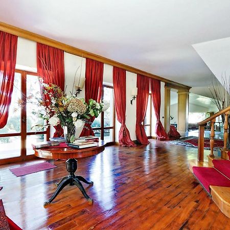 Via Pierre Villa Ciampino Exteriör bild