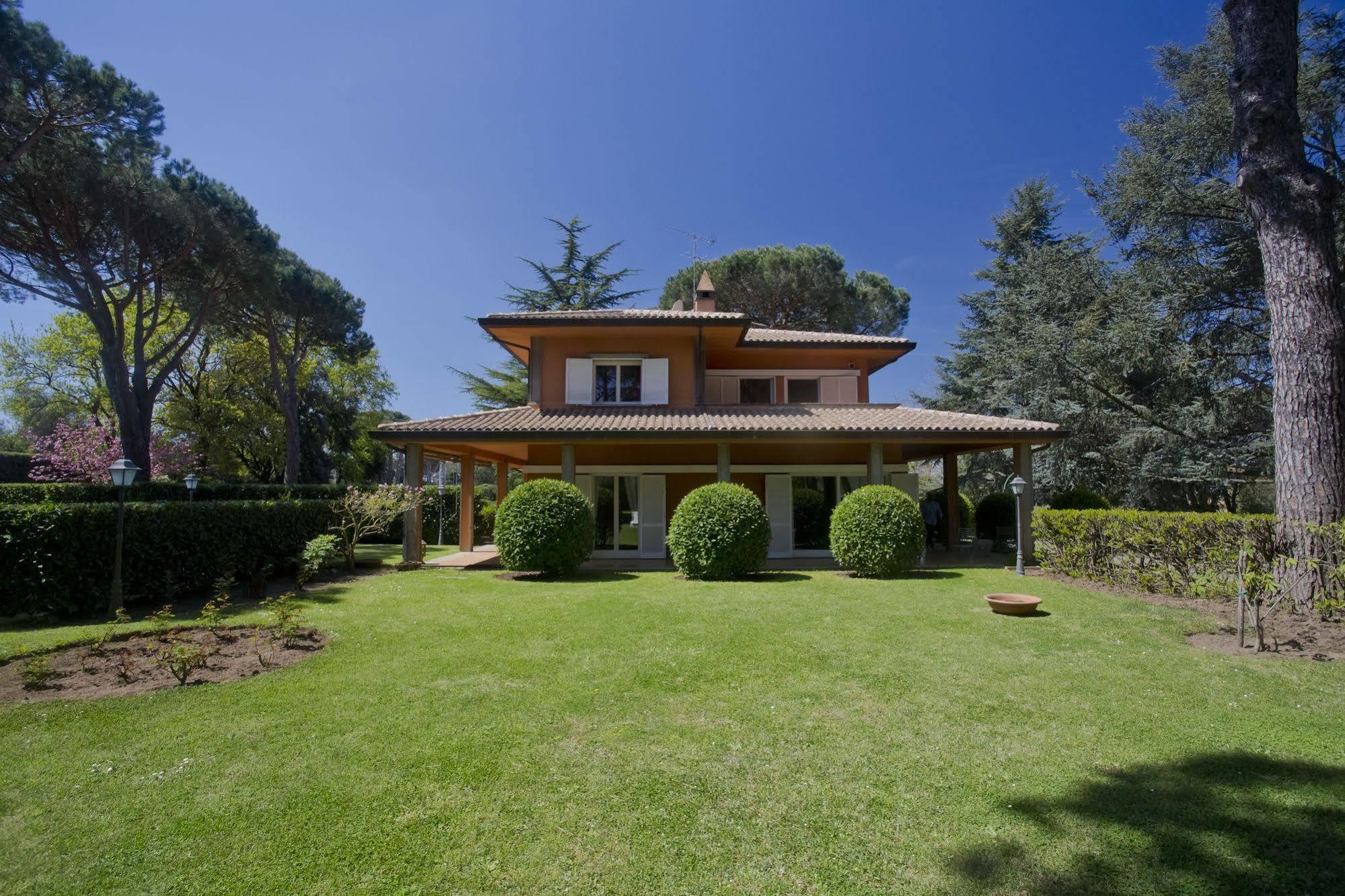 Via Pierre Villa Ciampino Exteriör bild