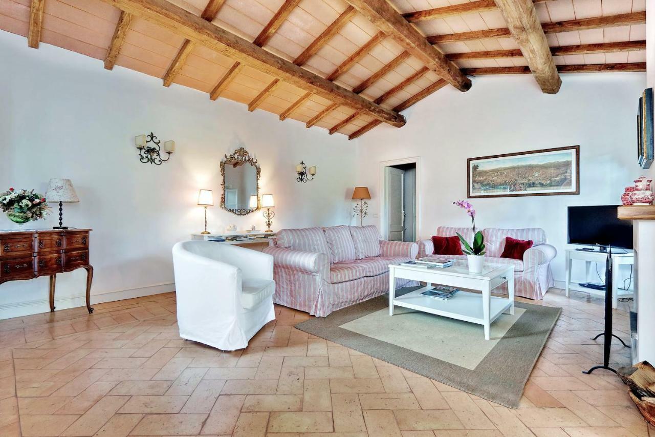 Via Pierre Villa Ciampino Exteriör bild